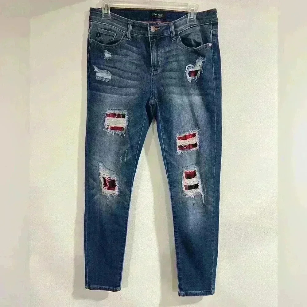 Just Blue size 11/30 women jeans with distress  red plaid detail pre owned